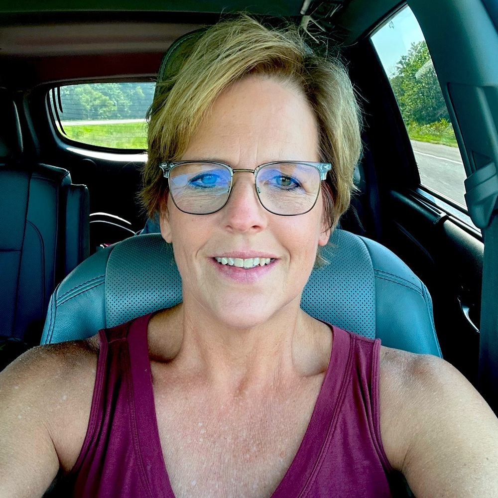 Meet your Posher, Kelly